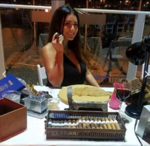 Read more about the article Las Vegas Cigar Roller